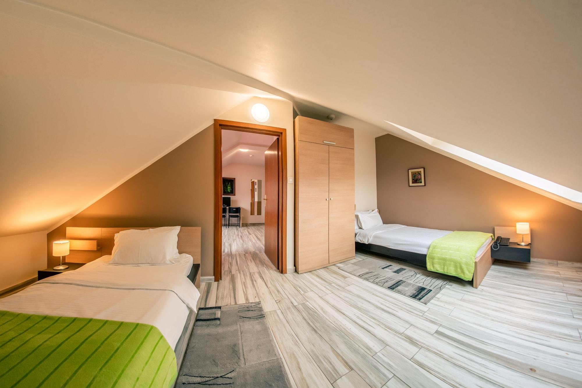 Veliki Garni Hotel Novi Sad Exteriör bild