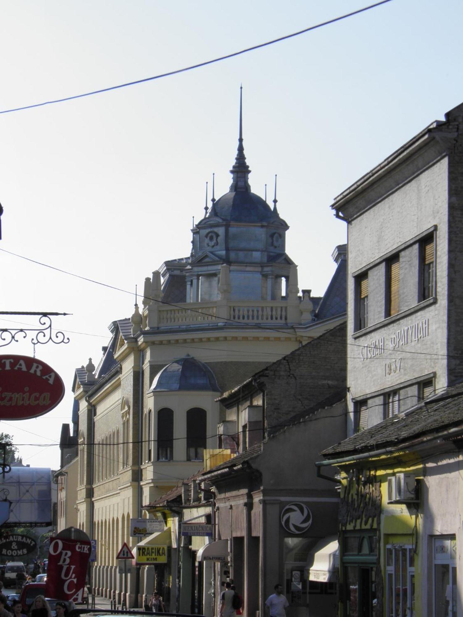 Veliki Garni Hotel Novi Sad Exteriör bild