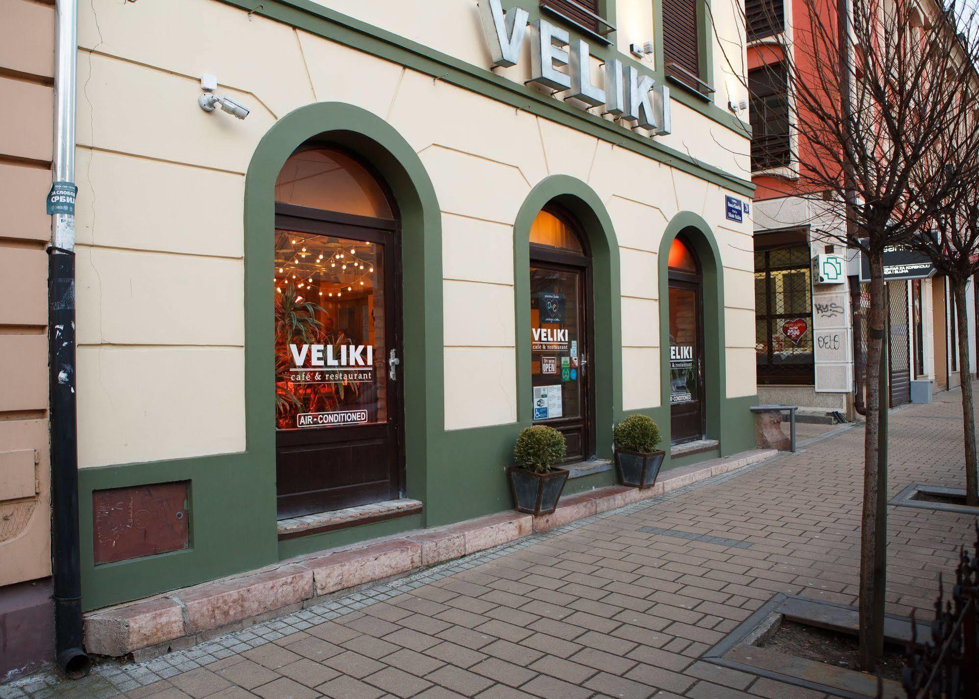 Veliki Garni Hotel Novi Sad Exteriör bild